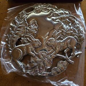New Vintage 2000 Auther Court Bunny Trivet